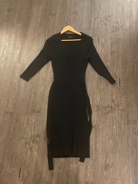 RW&CO. Black Long-Sleeve Knit Bodycon Dress